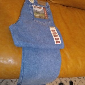 New pair of wrangler jeans